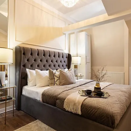 Qult - Invictus Apartament *