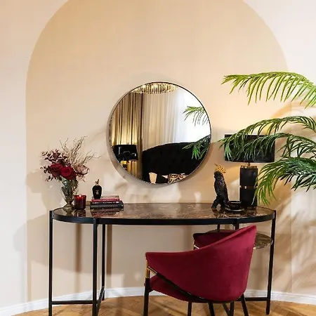 Apartament Qult - Invictus *