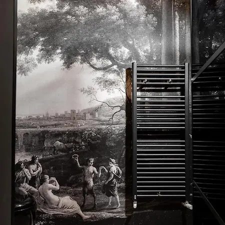 Apartment Qult - Invictus *
