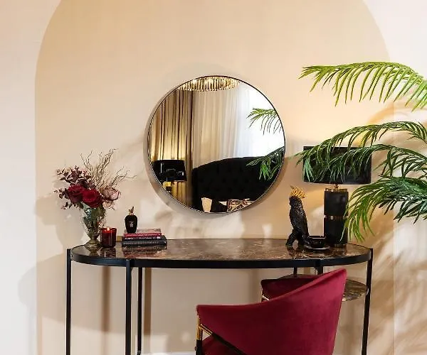 Apartament Qult - Invictus *