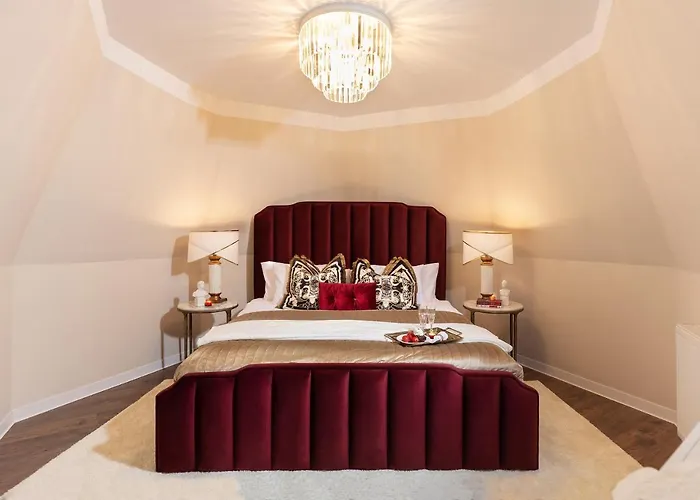 Qult - Invictus Apartment Bucharest