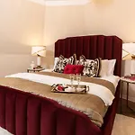 شقة Qult - Invictus