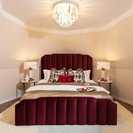 Qult - Invictus Apartment Bukarest