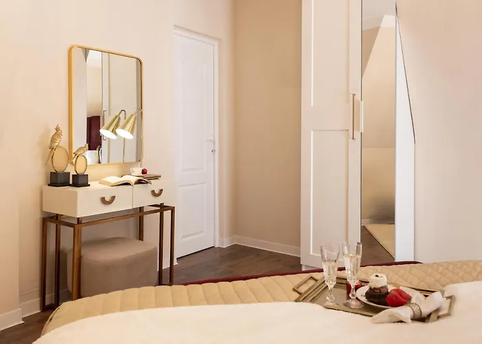 Qult - Invictus Bucareste